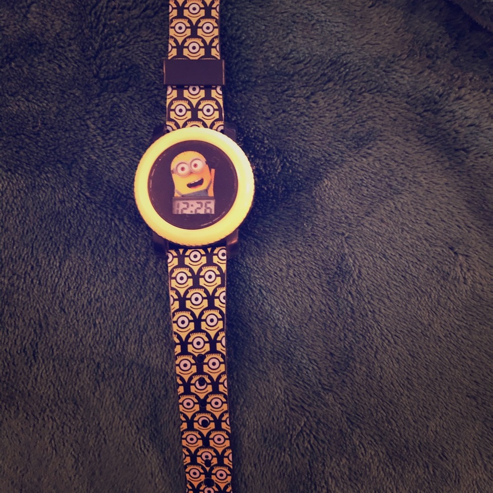 Cute minion watch